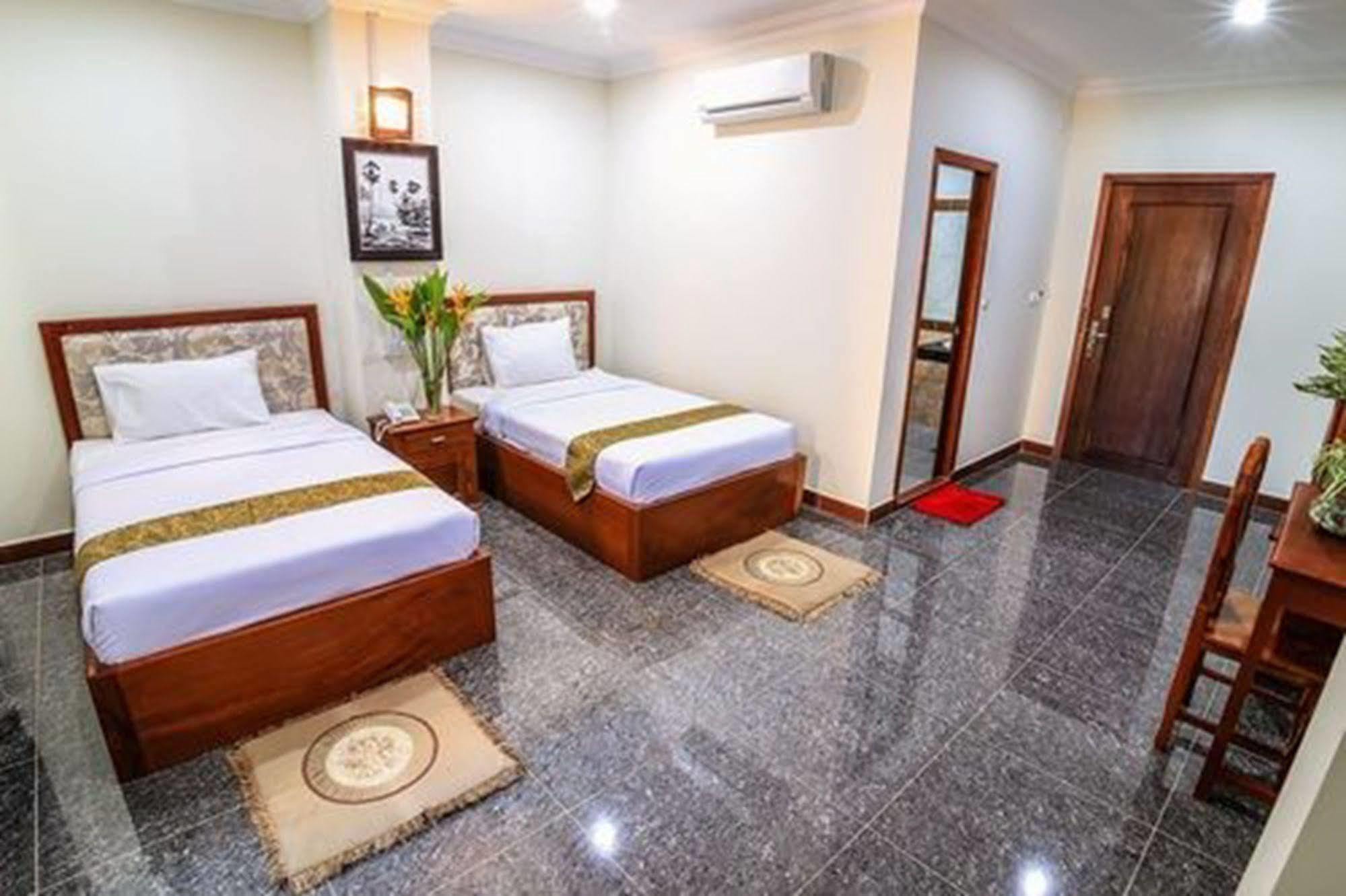 Tan Tower Hotel Phnom Penh Dış mekan fotoğraf