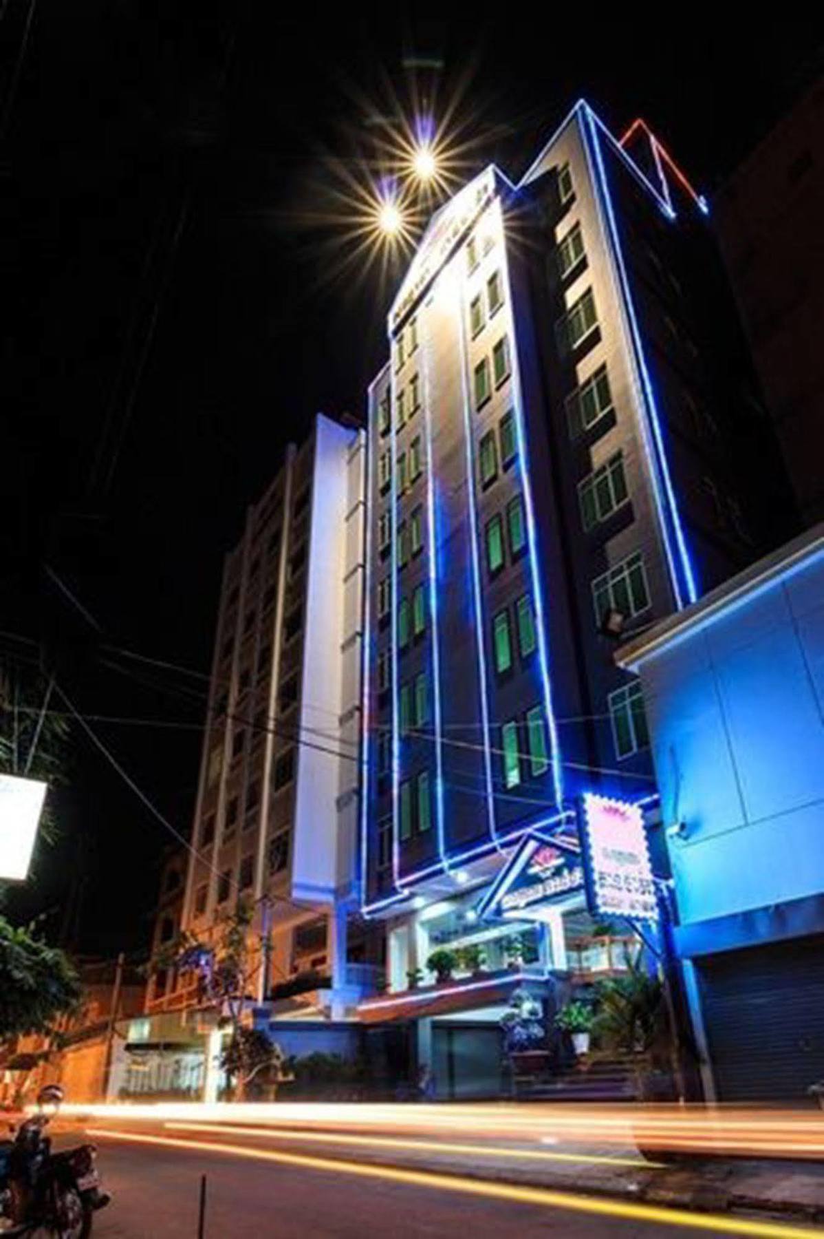 Tan Tower Hotel Phnom Penh Dış mekan fotoğraf